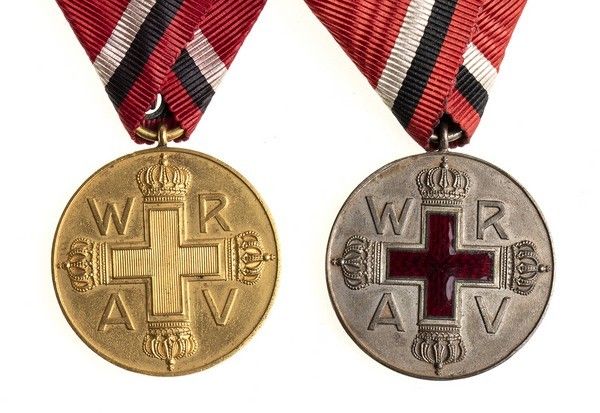 DUE MEDAGLIE DI BENEMERENZA  - Asta Militaria, Medaglie e Ordini Cavallereschi - Associazione Nazionale - Case d'Asta italiane