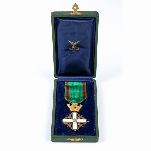 Ordine al Merito della Repubblica Italiana, insegna di cavaliere  - Asta Militaria, Medaglie e Ordini Cavallereschi - Associazione Nazionale - Case d'Asta italiane