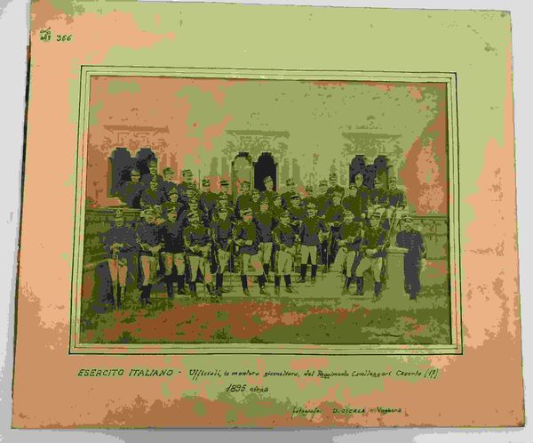 Grande foto di ufficiali del Reggimento Cavalleggeri di Caserta, 1895  - Asta Militaria, Medaglie e Ordini Cavallereschi - Associazione Nazionale - Case d'Asta italiane