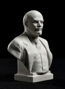 Busto di Vladimir Lenin  - Asta Militaria, Medaglie e Ordini Cavallereschi - Associazione Nazionale - Case d'Asta italiane