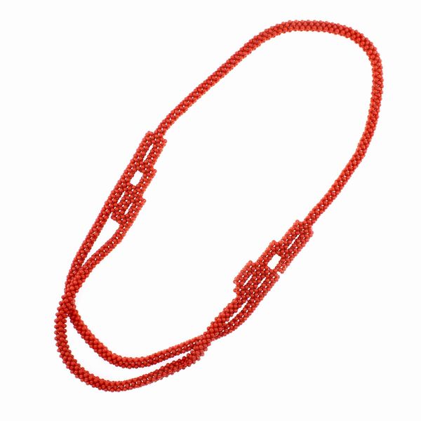 Collana in corallo rosso lavorato a tessuto  - Asta Gioielli Orologi Fashion Vintage - Web Only - Associazione Nazionale - Case d'Asta italiane