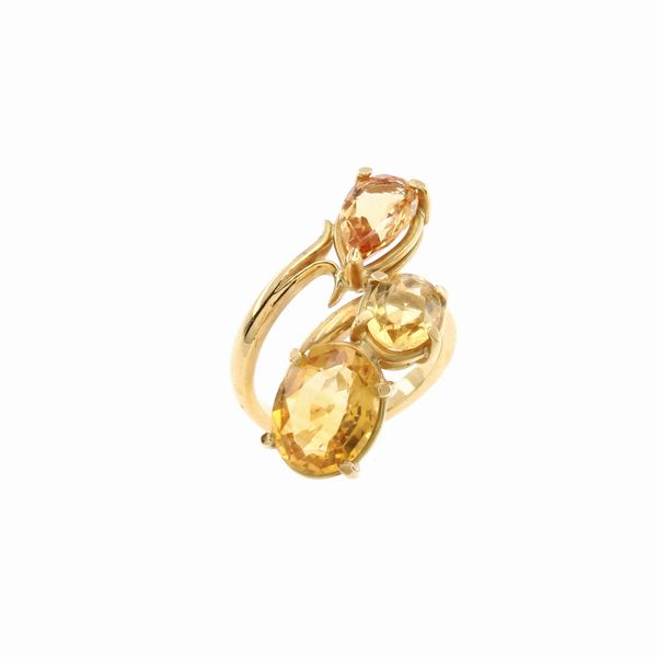 Anello in oro giallo 18kt e quarzi citrini  - Asta Gioielli Orologi Fashion Vintage - Web Only - Associazione Nazionale - Case d'Asta italiane