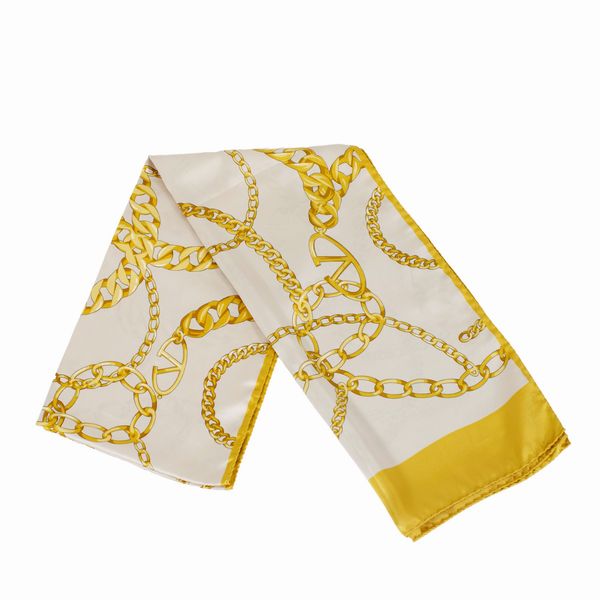 Valentino foulard vintage  - Asta Gioielli Orologi Fashion Vintage - Web Only - Associazione Nazionale - Case d'Asta italiane