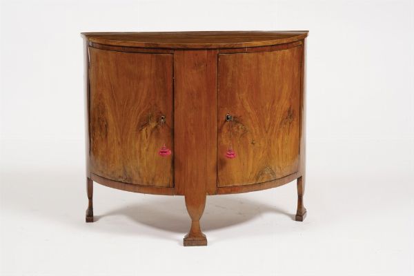 Credenza demi-lune a due ante. XIX secolo  - Asta Antiquariato - Associazione Nazionale - Case d'Asta italiane