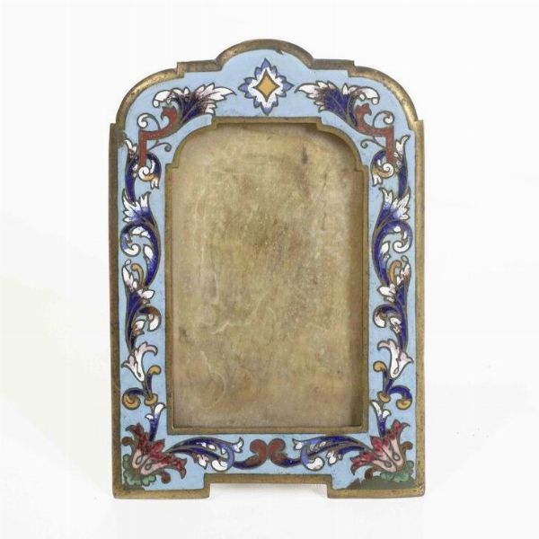 Cornice in ottone con smalti cloisonn  - Asta Antiquariato - Associazione Nazionale - Case d'Asta italiane