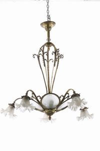 Lampadario a 5 bracci in metallo dorato. XX secolo  - Asta Antiquariato - Associazione Nazionale - Case d'Asta italiane