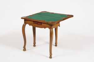 Tavolo da gioco in noce. XIX secolo  - Asta Antiquariato - Associazione Nazionale - Case d'Asta italiane