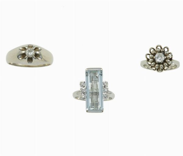 Tre anelli con diamanti e acquamarina  - Asta Gioielli  - Associazione Nazionale - Case d'Asta italiane
