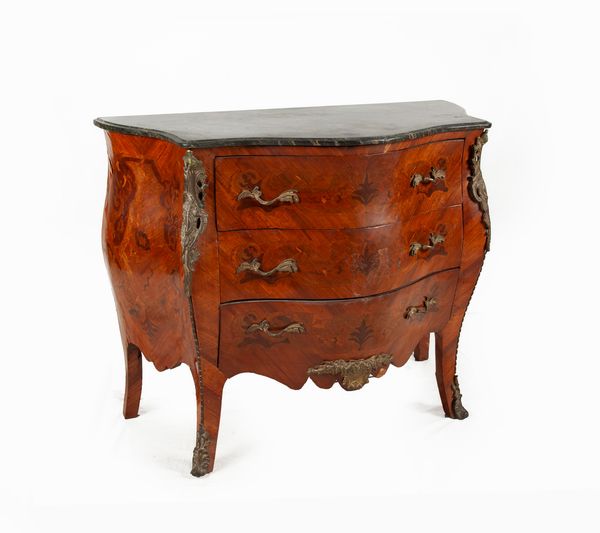 Commode francese a tre cassetti, XX secolo  - Asta Antiquariato - Associazione Nazionale - Case d'Asta italiane