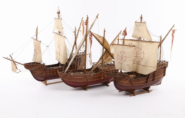 Tre modelli di caravella in legno di acero  - Asta Antiquariato - Associazione Nazionale - Case d'Asta italiane