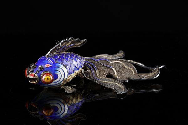 Arte Cinese : Pesce cloisonn. Cina, dinastia Qing, inizio XX secolo.  - Asta Asta 437 | ARTE ORIENTALE - ARTE ORIENTALE DA COLLEZIONI PRIVATE ITALIANE Online - Associazione Nazionale - Case d'Asta italiane