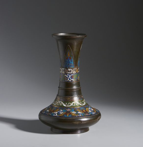 ARTE GIAPPONESE : Vaso ad anfora cloisonn. Giappone, Periodo Meiji.  - Asta Asta 437 | ARTE ORIENTALE - ARTE ORIENTALE DA COLLEZIONI PRIVATE ITALIANE Online - Associazione Nazionale - Case d'Asta italiane