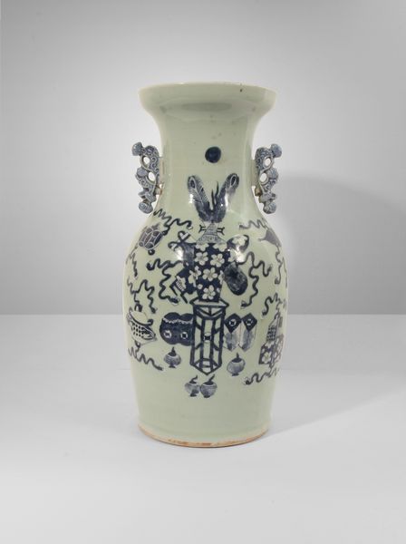 Arte Cinese : Vaso cinese in porcellana a forma di colonna di balaustri decorato in blu sottocoperta.  Cina, Qing fine XIX - XX  sec.  - Asta Asta 437 | ARTE ORIENTALE - ARTE ORIENTALE DA COLLEZIONI PRIVATE ITALIANE Online - Associazione Nazionale - Case d'Asta italiane