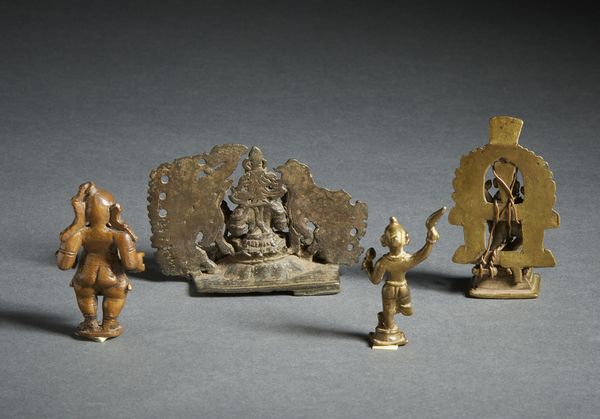 Arte Indiana : Gruppo di 4 figure in lega di rame raffiguranti divinit varie India, XIX secolo  - Asta Asta 437 | ARTE ORIENTALE - ARTE ORIENTALE DA COLLEZIONI PRIVATE ITALIANE Online - Associazione Nazionale - Case d'Asta italiane