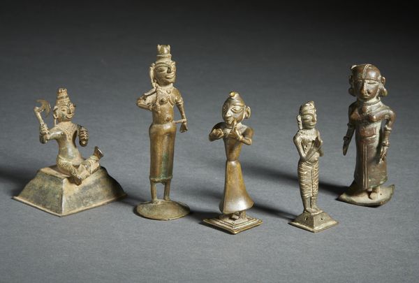 Arte Indiana : Gruppo di 5 figure di oranti in bronzo India popolare, XIX secolo  - Asta Asta 437 | ARTE ORIENTALE - ARTE ORIENTALE DA COLLEZIONI PRIVATE ITALIANE Online - Associazione Nazionale - Case d'Asta italiane