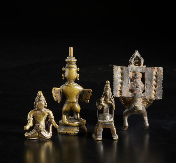 Arte Indiana : Gruppo di quattro figure devozionali in bronzo India popolare, XIX secolo  - Asta Asta 437 | ARTE ORIENTALE - ARTE ORIENTALE DA COLLEZIONI PRIVATE ITALIANE Online - Associazione Nazionale - Case d'Asta italiane