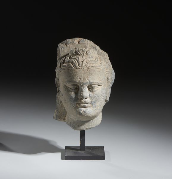 Arte Indiana : Testa Buddha in scisto. stile Gandahara.  - Asta Asta 437 | ARTE ORIENTALE - ARTE ORIENTALE DA COLLEZIONI PRIVATE ITALIANE Online - Associazione Nazionale - Case d'Asta italiane