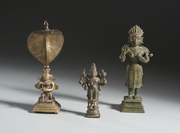 Arte Indiana : Tre fusioni in bronzo raffiguranti divinit varie.  India, XIX secolo.  - Asta Asta 437 | ARTE ORIENTALE - ARTE ORIENTALE DA COLLEZIONI PRIVATE ITALIANE Online - Associazione Nazionale - Case d'Asta italiane