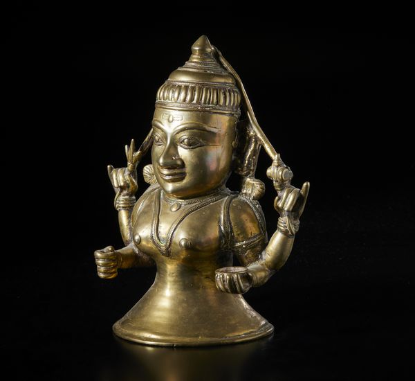 Arte Indiana : Figura in bronzo raffigurante il busto di divinit femminile con quattro braccia.India del sud, XIX sec.  - Asta Asta 437 | ARTE ORIENTALE - ARTE ORIENTALE DA COLLEZIONI PRIVATE ITALIANE Online - Associazione Nazionale - Case d'Asta italiane