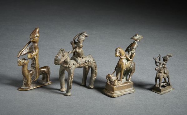 Arte Indiana : 4 figure di cavalieri in bronzo India popolare, XIX secolo  - Asta Asta 437 | ARTE ORIENTALE - ARTE ORIENTALE DA COLLEZIONI PRIVATE ITALIANE Online - Associazione Nazionale - Case d'Asta italiane