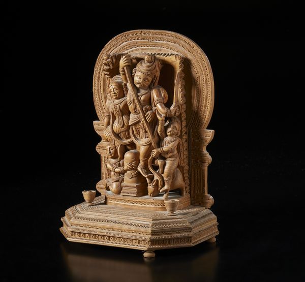 Arte Indiana : Scultura in legno di sandalo. India meridionale, XIX sec.  - Asta Asta 437 | ARTE ORIENTALE - ARTE ORIENTALE DA COLLEZIONI PRIVATE ITALIANE Online - Associazione Nazionale - Case d'Asta italiane