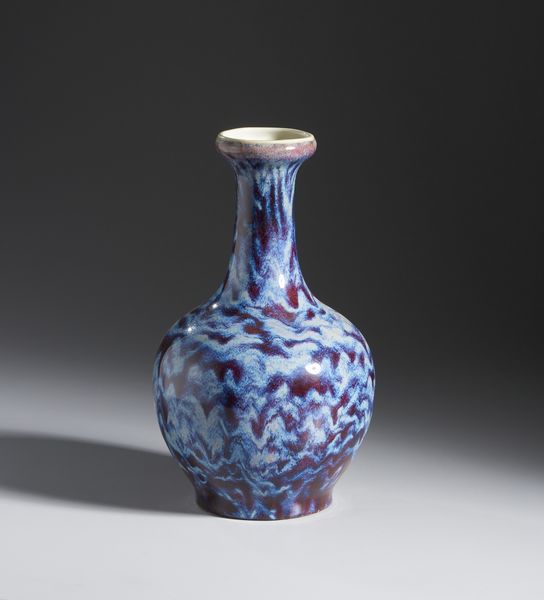 Arte Cinese : Vaso a forma di bottiglia in porcellana flamb. Cina, Dinastia Qing, XIX sec.  - Asta Asta 437 | ARTE ORIENTALE - ARTE ORIENTALE DA COLLEZIONI PRIVATE ITALIANE Online - Associazione Nazionale - Case d'Asta italiane