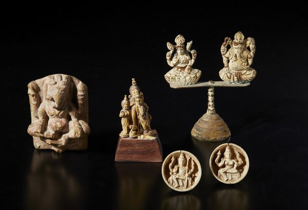 Arte Indiana : Lotto di quattro sculture votive. India, XIX-XX sec.  - Asta Asta 437 | ARTE ORIENTALE - ARTE ORIENTALE DA COLLEZIONI PRIVATE ITALIANE Online - Associazione Nazionale - Case d'Asta italiane