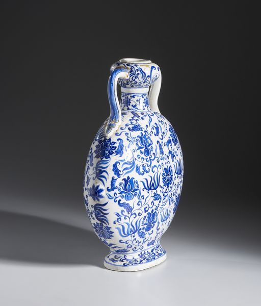 Arte Cinese : Moon flask in porcellana. Cina, XX sec.  - Asta Asta 437 | ARTE ORIENTALE - ARTE ORIENTALE DA COLLEZIONI PRIVATE ITALIANE Online - Associazione Nazionale - Case d'Asta italiane