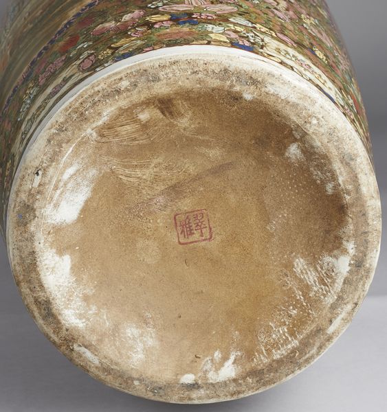 Arte Cinese : Vaso monumentale in porcellana Cina, XX secolo  - Asta Asta 437 | ARTE ORIENTALE - ARTE ORIENTALE DA COLLEZIONI PRIVATE ITALIANE Online - Associazione Nazionale - Case d'Asta italiane