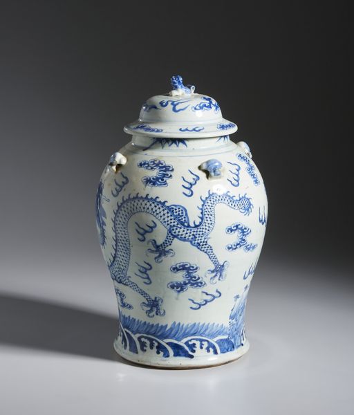 Arte Cinese : Potiche in porcellana bianco blu.Cina, XX sec.  - Asta Asta 437 | ARTE ORIENTALE - ARTE ORIENTALE DA COLLEZIONI PRIVATE ITALIANE Online - Associazione Nazionale - Case d'Asta italiane