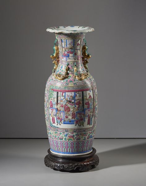 Arte Cinese : Grande vaso in porcellana Canton. Cina, Dinastia Qing, XIX sec.  - Asta Asta 437 | ARTE ORIENTALE - ARTE ORIENTALE DA COLLEZIONI PRIVATE ITALIANE Online - Associazione Nazionale - Case d'Asta italiane