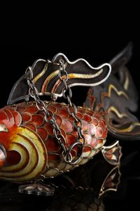 Arte Cinese : Pesce cloisonn. Cina, dinastia Qing, inizio XX secolo.  - Asta Asta 437 | ARTE ORIENTALE - ARTE ORIENTALE DA COLLEZIONI PRIVATE ITALIANE Online - Associazione Nazionale - Case d'Asta italiane