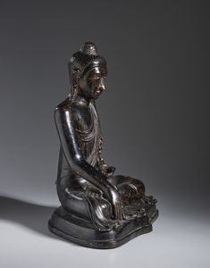 Arte Sud-Est Asiatico : Scultura in bronzo raffigurante il Buddha Shakyamuni. Birmania/Myanmar, XIX sec.  - Asta Asta 437 | ARTE ORIENTALE - ARTE ORIENTALE DA COLLEZIONI PRIVATE ITALIANE Online - Associazione Nazionale - Case d'Asta italiane