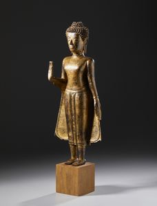 Arte Sud-Est Asiatico : Fusione in bronzo a patina bruna raffigurante Buddha. Tailandia Ayutthaya, XVII sec.  - Asta Asta 437 | ARTE ORIENTALE - ARTE ORIENTALE DA COLLEZIONI PRIVATE ITALIANE Online - Associazione Nazionale - Case d'Asta italiane