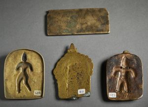 Arte Indiana : Gruppo di quattro placche votive in metalloIndia Meridionale, XIX secolo  - Asta Asta 437 | ARTE ORIENTALE - ARTE ORIENTALE DA COLLEZIONI PRIVATE ITALIANE Online - Associazione Nazionale - Case d'Asta italiane