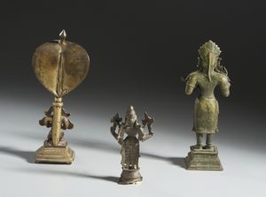 Arte Indiana : Tre fusioni in bronzo raffiguranti divinit varie.  India, XIX secolo.  - Asta Asta 437 | ARTE ORIENTALE - ARTE ORIENTALE DA COLLEZIONI PRIVATE ITALIANE Online - Associazione Nazionale - Case d'Asta italiane