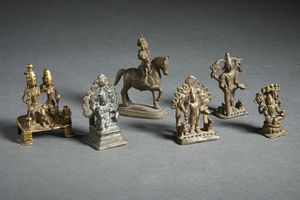 Arte Indiana - Gruppo di sei bronzi devozionali raffiguranti varie divinit India, XVIII - XIX secolo