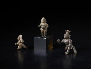 Arte Indiana - Gruppo di 3 Balakrishna in bronzo. India Meridionale, XIX secolo