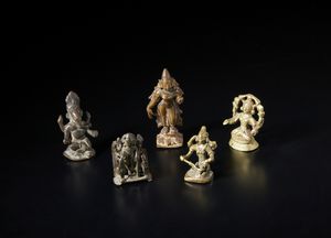 Arte Indiana - Gruppo di cinque bronzi devozionali di divinit varie. India Meridionale, XIX sec.