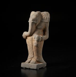 Arte Indiana - Statua in pietra arenaria raffigurante il Dio Ind Ganesh.India, XX sec.