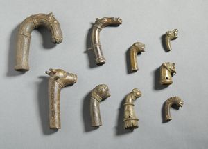Arte Indiana - Gruppo di 9 finali zoomorfi in bronzo India e Centro Asia, XVIII-XIX secolo e precedete