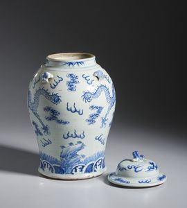 Arte Cinese : Potiche in porcellana bianco blu.Cina, XX sec.  - Asta Asta 437 | ARTE ORIENTALE - ARTE ORIENTALE DA COLLEZIONI PRIVATE ITALIANE Online - Associazione Nazionale - Case d'Asta italiane