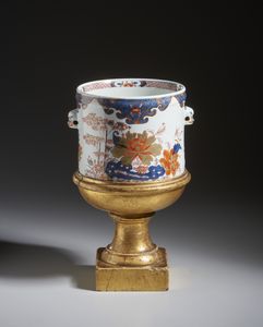 Arte Cinese : Cestello per vino in porcellana imari. Cina, Dinastia Qing, Periodo Kangxi.  - Asta Asta 437 | ARTE ORIENTALE - ARTE ORIENTALE DA COLLEZIONI PRIVATE ITALIANE Online - Associazione Nazionale - Case d'Asta italiane