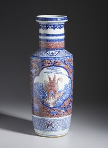 Arte Cinese : Vaso in porcellana in blu e rosso. Cina, Dinastia Qing, XIX sec.  - Asta Asta 437 | ARTE ORIENTALE - ARTE ORIENTALE DA COLLEZIONI PRIVATE ITALIANE Online - Associazione Nazionale - Case d'Asta italiane