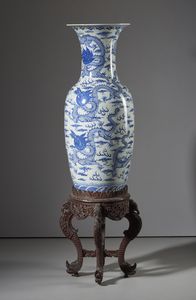 Arte Cinese : Grande vaso a balaustro. Cina, Dinastia Qing, XIX sec.  - Asta Asta 437 | ARTE ORIENTALE - ARTE ORIENTALE DA COLLEZIONI PRIVATE ITALIANE Online - Associazione Nazionale - Case d'Asta italiane