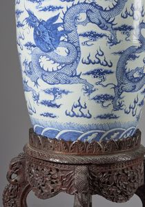 Arte Cinese : Grande vaso a balaustro. Cina, Dinastia Qing, XIX sec.  - Asta Asta 437 | ARTE ORIENTALE - ARTE ORIENTALE DA COLLEZIONI PRIVATE ITALIANE Online - Associazione Nazionale - Case d'Asta italiane