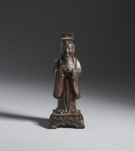 Arte Cinese : Scultura in bronzo raffigurante dignitario. Cina, Dinastia Qing, XVIII sec.  - Asta Asta 437 | ARTE ORIENTALE - ARTE ORIENTALE DA COLLEZIONI PRIVATE ITALIANE Online - Associazione Nazionale - Case d'Asta italiane