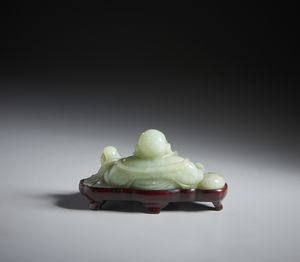 Arte Cinese : Figura di Budai in giada. Cina, XX sec.  - Asta Asta 437 | ARTE ORIENTALE - ARTE ORIENTALE DA COLLEZIONI PRIVATE ITALIANE Online - Associazione Nazionale - Case d'Asta italiane