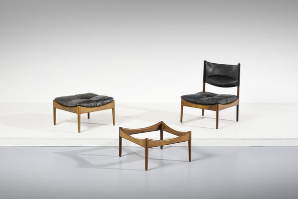 SOLMER VEDEL KRISTIAN (1923 - 2003) : Poltroncina, pouf e tavolino della serie Modus per Soren Willadsen edizione Furniture Vejen, Danimarca  - Asta Asta 438 | DESIGN E ARTI DECORATIVE DEL NOVECENTO Online - Associazione Nazionale - Case d'Asta italiane