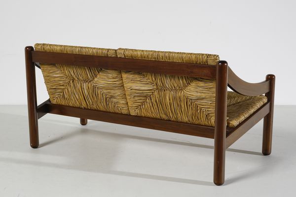 MAGISTRETTI VICO (1920 - 2006) : Divano a due posti della serie Carimate per Cassina, Meda  - Asta Asta 438 | DESIGN E ARTI DECORATIVE DEL NOVECENTO Online - Associazione Nazionale - Case d'Asta italiane